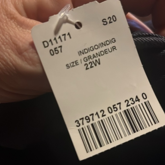 NWT Le Chateau Modern Skinny size 22 - Picture 10 of 10